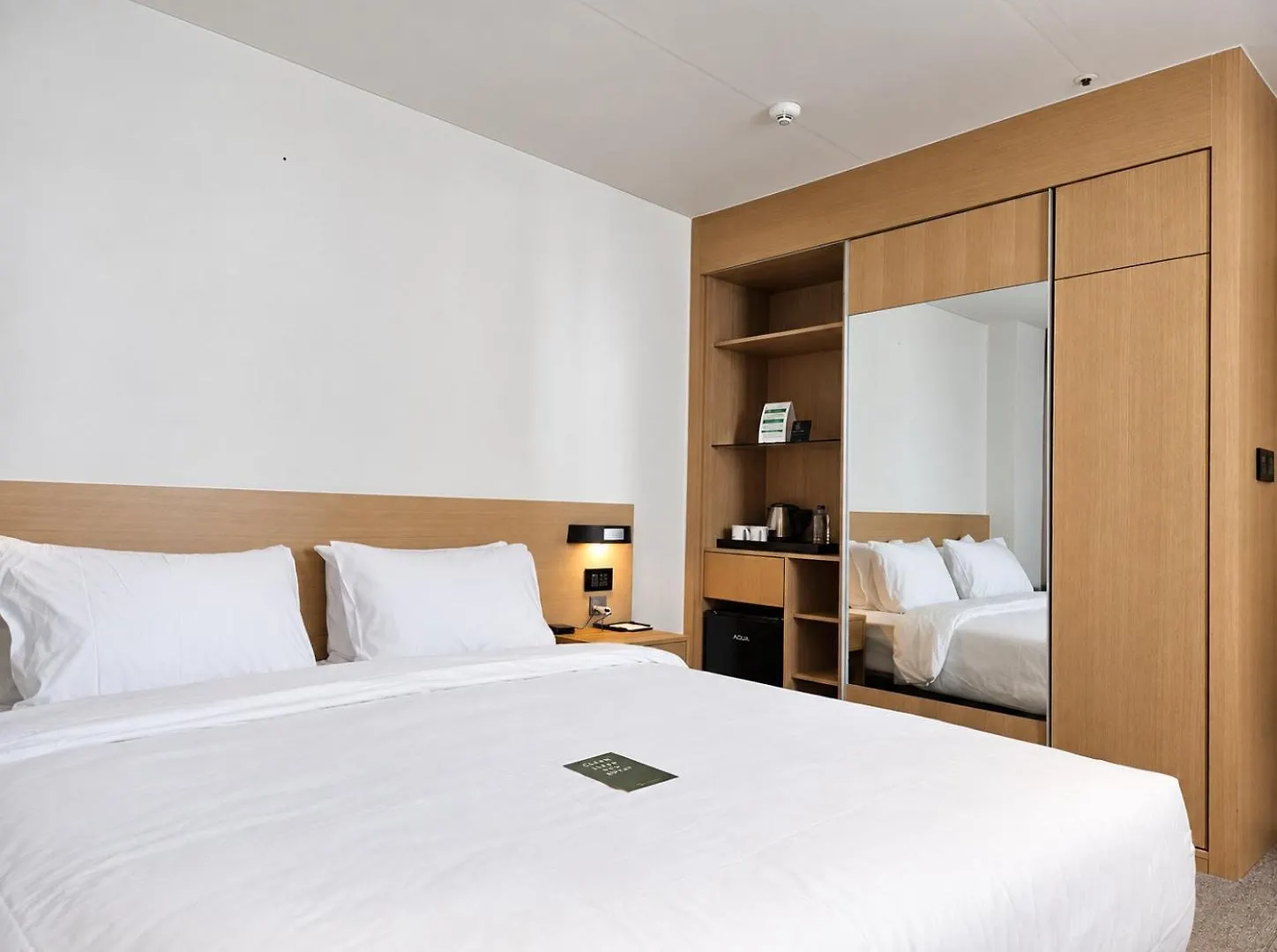 Megastar Incheon Airport Hotel 4*,  韓国