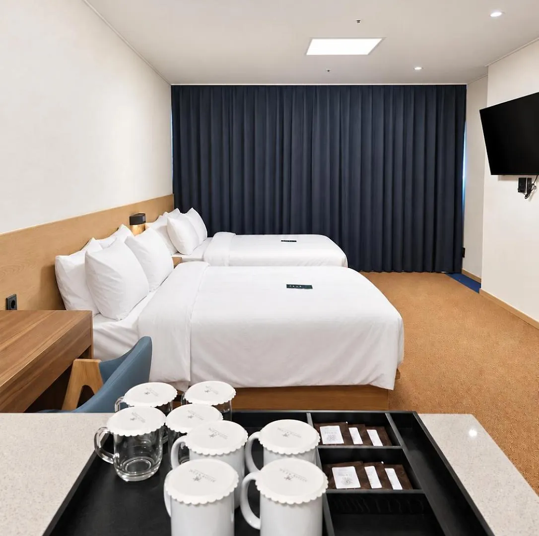 Megastar Incheon Airport Hotel 4*,  韓国