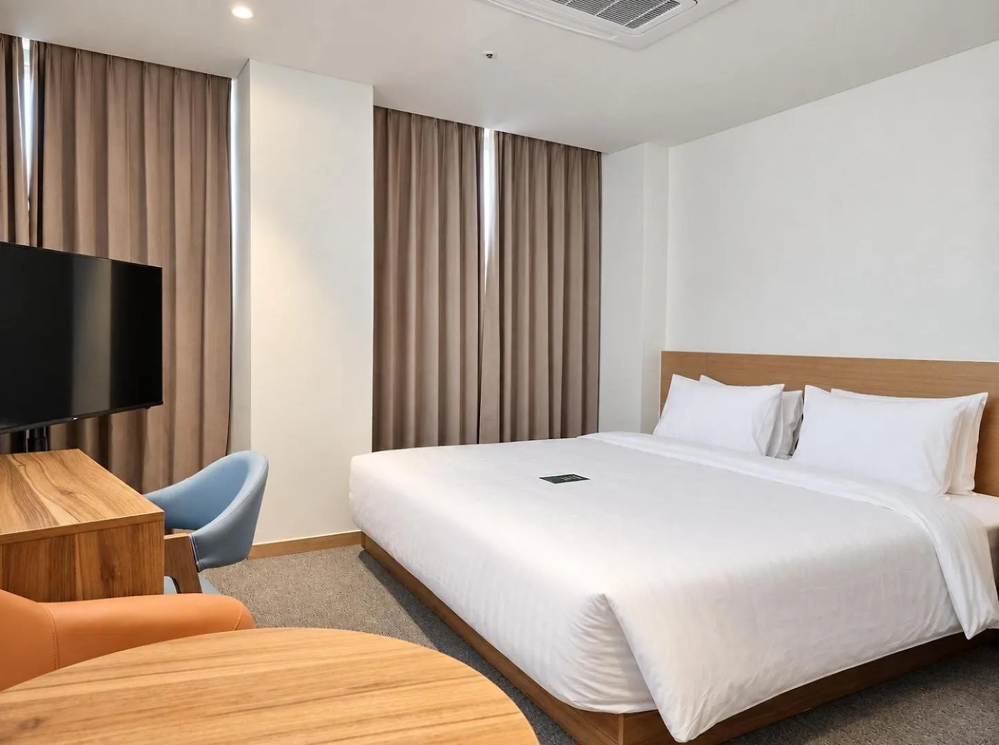 Megastar Incheon Airport Hotel 4*,  韓国